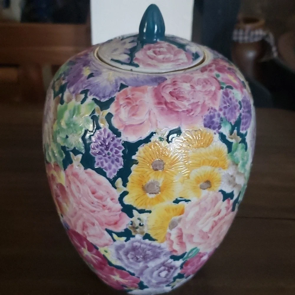China Old Porcelain Pastel Glaze Golden-green floral Vase